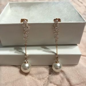 Wedding pearl earrings